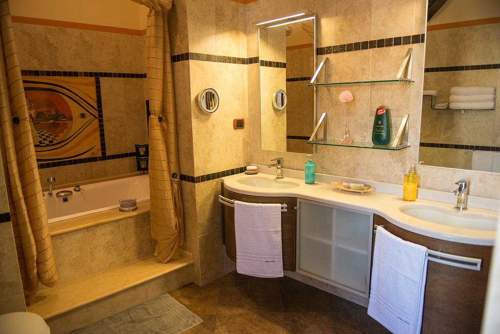 Luxury Home Bosa Apartment Eksteriør billede